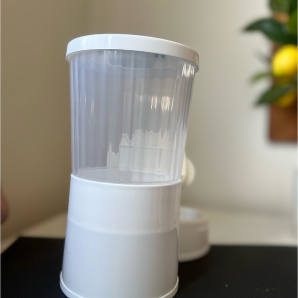 Pets Extra Small Auto Gravity Feeder 1.5 Pound Capacity for Dogs and Cats new - Picture 6 of 6